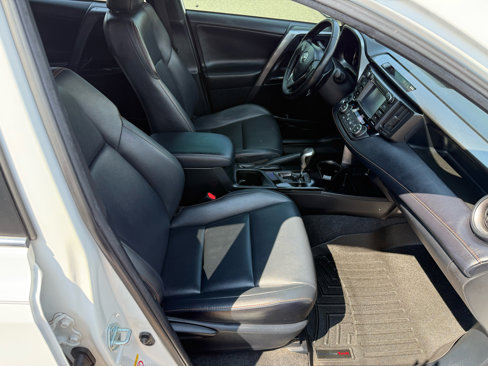 Used 2017 Toyota RAV4 SE image 20