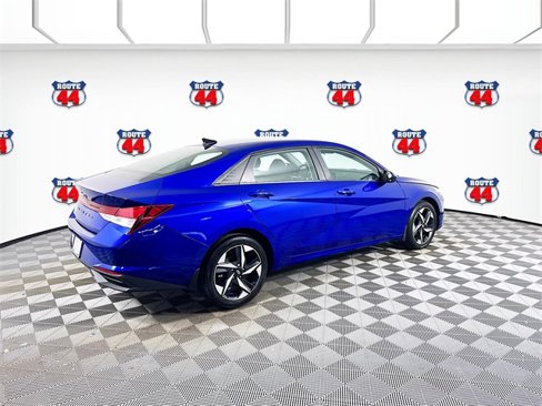 Used 2023 Hyundai Elantra SEL w/ Convenience Package image 9
