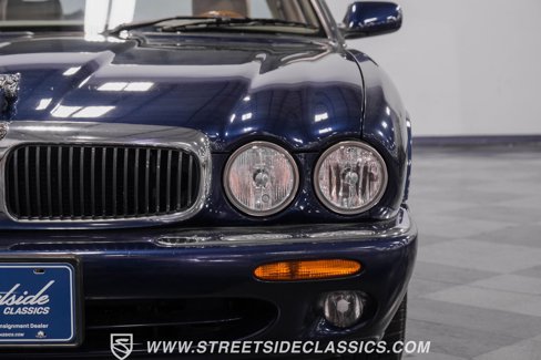 Used 1999 Jaguar XJ8 image 17