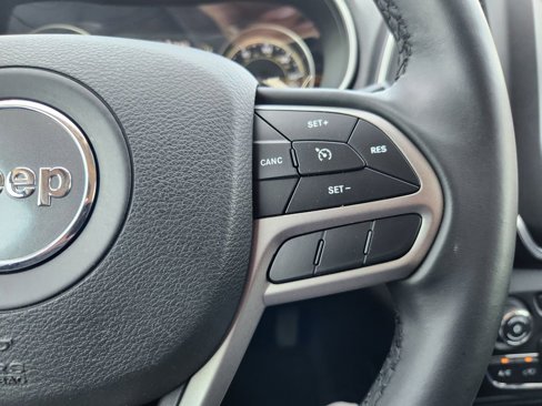 Used 2019 Jeep Cherokee Latitude Plus image 30