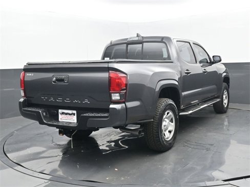 Used 2018 Toyota Tacoma SR image 20