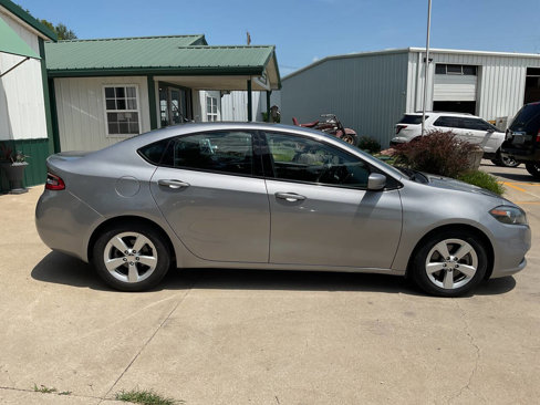 Used 2016 Dodge Dart SXT image 2