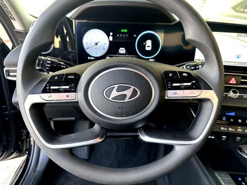 Used 2024 Hyundai Elantra SEL image 15