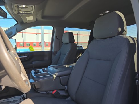 Used 2020 Chevrolet Silverado 2500 Custom w/ Custom Value Package image 12