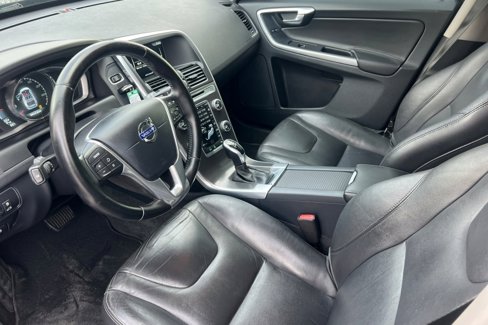 Used 2015 Volvo XC60 T5 Premier w/ Proximity Package image 7