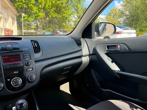 Used 2012 Kia Forte EX image 10