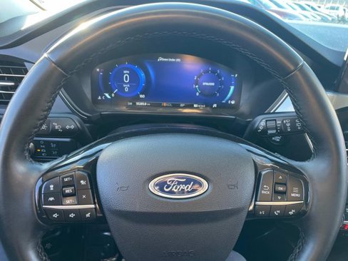 Used 2022 Ford Escape Titanium image 32