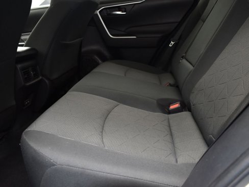 Used 2022 Toyota RAV4 XLE image 16
