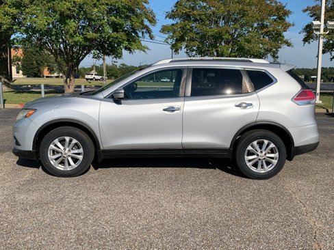 Used 2016 Nissan Rogue SV image 5