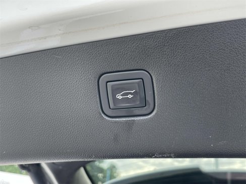 Used 2020 Chevrolet Blazer LT w/ Sound & Technology Package image 16
