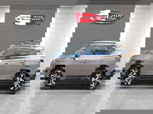 Used 2022 Subaru Outback Premium image 10