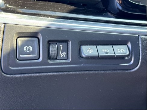 Used 2021 Cadillac XT6 Premium Luxury image 11