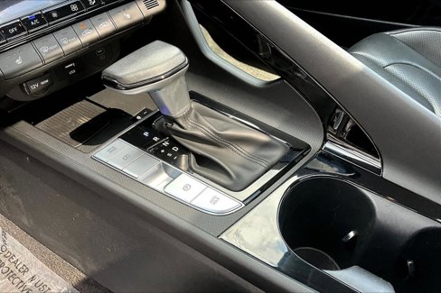 Used 2025 Hyundai Elantra Limited image 14