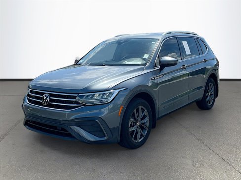 Used 2022 Volkswagen Tiguan SE image 3