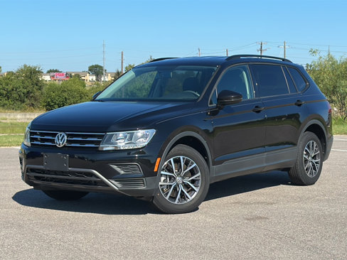 Used 2021 Volkswagen Tiguan S image 2