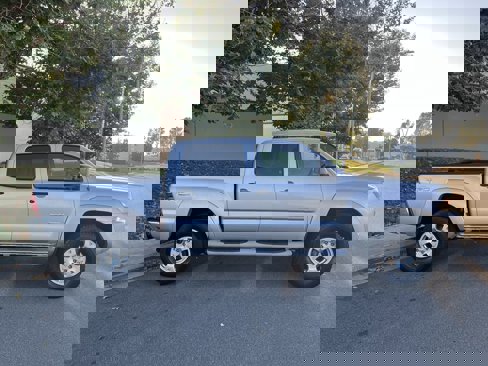 Used 2008 Toyota Tacoma PreRunner image 2