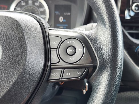 Used 2022 Toyota Corolla LE image 18
