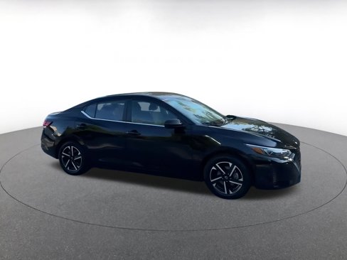 Used 2024 Nissan Sentra SV image 2