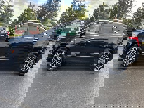 Used 2017 Cadillac XT5 Premium Luxury image 4