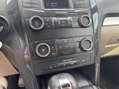 Used 2018 Ford Explorer FWD image 19