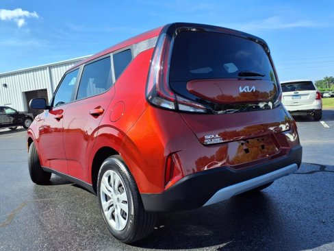 Used 2024 Kia Soul LX image 21