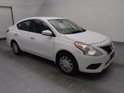 Used 2015 Nissan Versa SV image 11