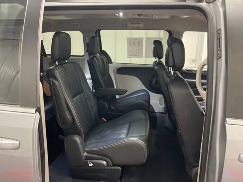 Used 2020 Dodge Grand Caravan Crew w/ Driver Convenience Group image 15