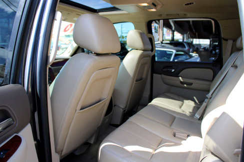 Used 2010 Chevrolet Suburban LT image 17