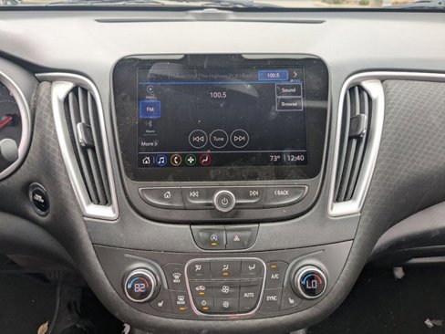 Used 2022 Chevrolet Malibu LT image 12