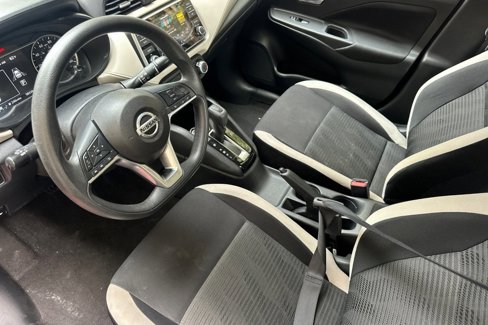 Used 2022 Nissan Versa SV w/ Trunk Package image 4
