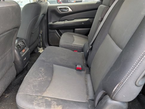 Used 2020 Nissan Pathfinder SV image 4