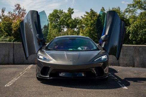 Used 2022 McLaren GT image 4