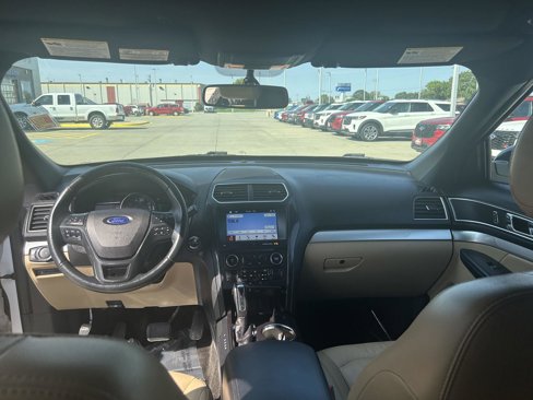 Used 2017 Ford Explorer XLT w/ Equipment Group 202A image 27