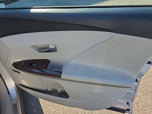 Used 2010 Toyota Venza image 12