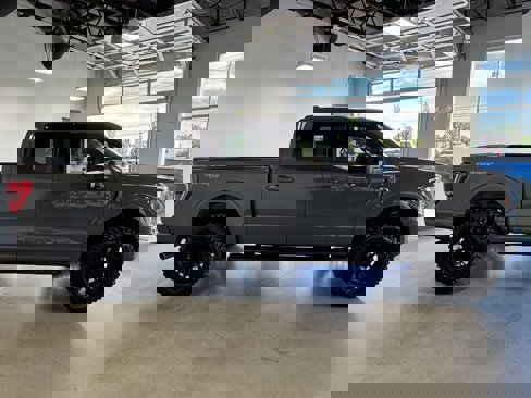 Used 2021 Ford F150 XLT image 9