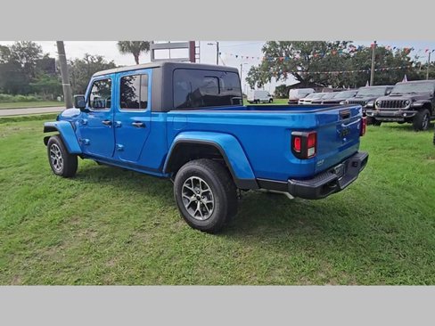 New 2025 Jeep Gladiator Sport image 18