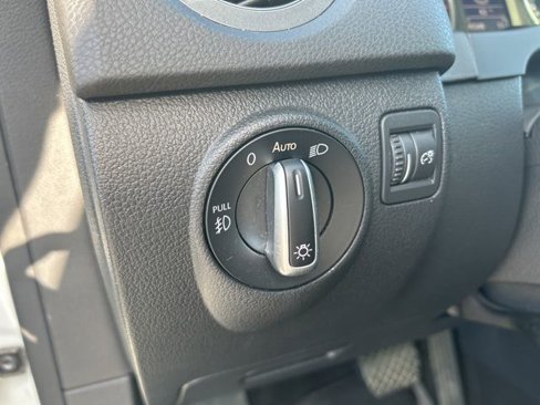 Used 2016 Volkswagen Tiguan SE image 17