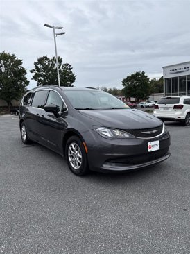 Used 2021 Chrysler Voyager Lxi image 1