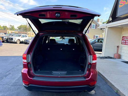 Used 2012 Jeep Grand Cherokee Laredo w/ Laredo E Group image 23