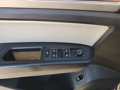 Used 2018 Volkswagen Atlas SEL w/ R-Line Package image 28