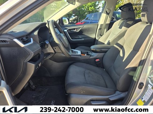 Used 2019 Toyota RAV4 XLE image 16