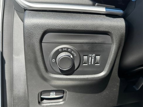 Used 2023 Jeep Grand Cherokee L Laredo image 31