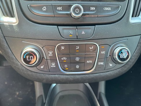 Used 2024 Chevrolet Malibu LT image 23
