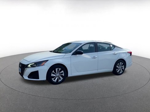 Used 2024 Nissan Altima 2.5 S image 8