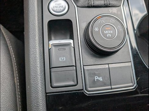 Used 2019 Volkswagen Atlas SEL image 18