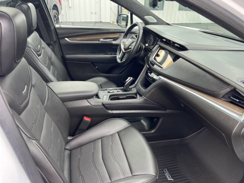 Used 2023 Cadillac XT5 Premium Luxury image 16