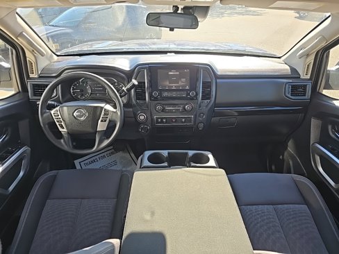 Used 2022 Nissan Titan SV image 12