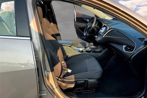 Used 2023 Chevrolet Malibu LT image 29