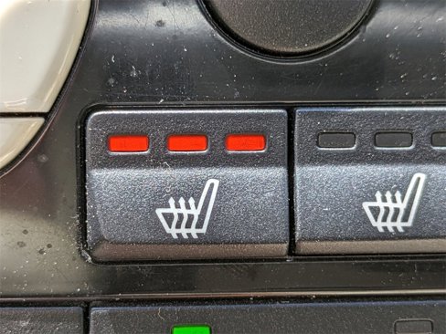 Used 2008 Volvo V70 image 21
