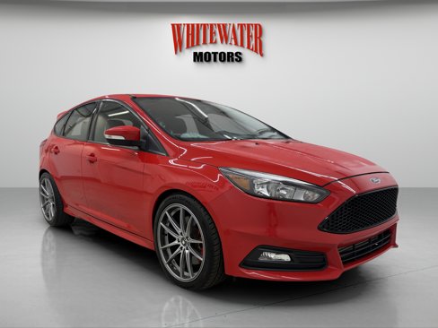 Used 2017 Ford Focus ST image 5